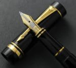 Parker Duofold Black and Gold Trim Fountain Pen Centennial 18k Nib Medium