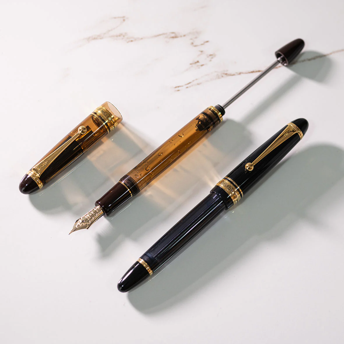 Pilot Custom 823 Fountain Pen Brown Barrel Broad 14K Gold Nib